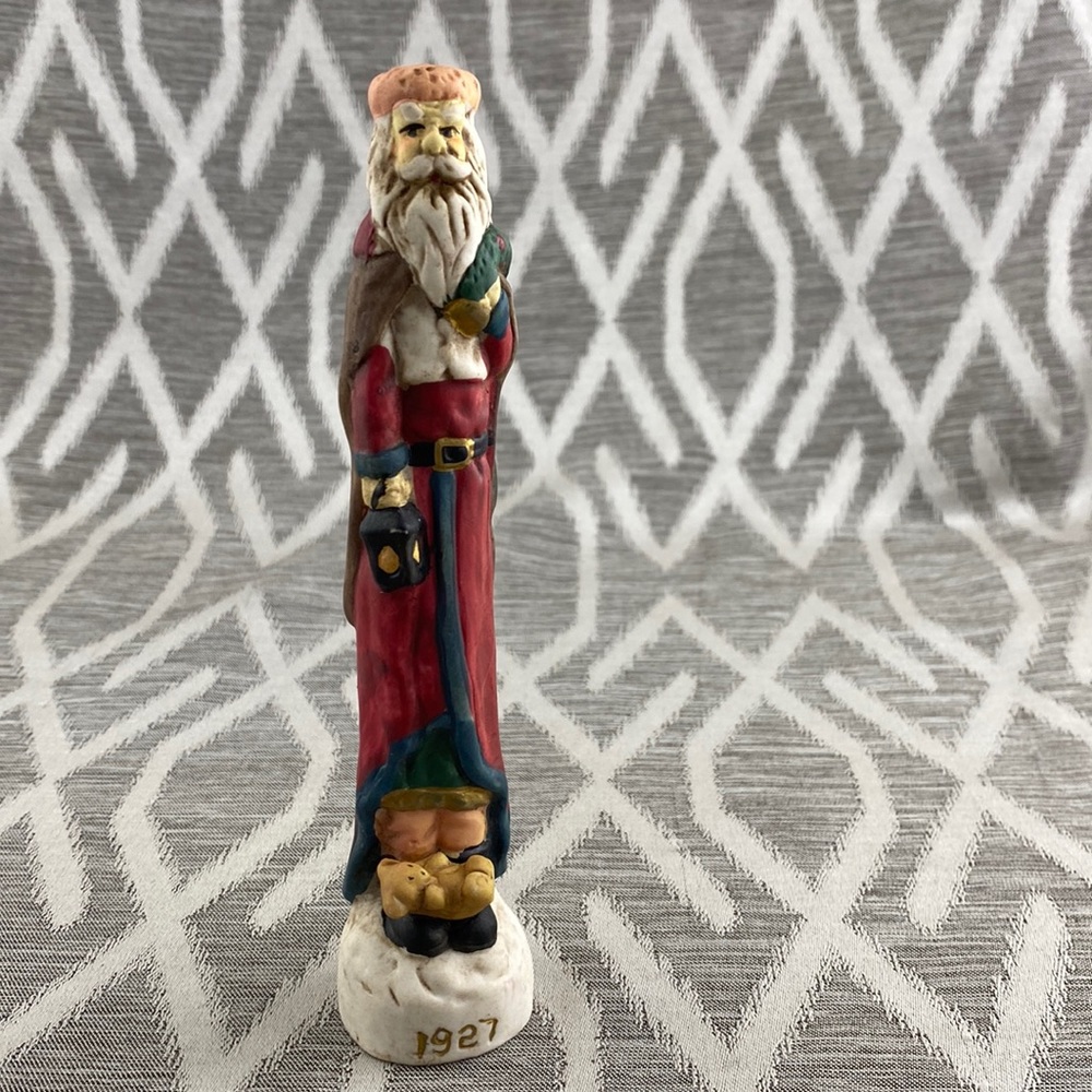 Vintage Ceramic Wiseman with Lantern Teddy Bear & Garland Date 1927 In Gold